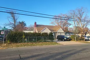 47 Washington Ave, Wyandanch, NY 11798 - Photo 2