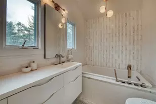 57 Big Fresh Pond Rd, Southampton, NY 11968 - Photo 8