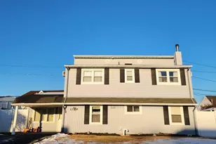 83 Hardy Ln, Westbury, NY 11590 - Photo 4