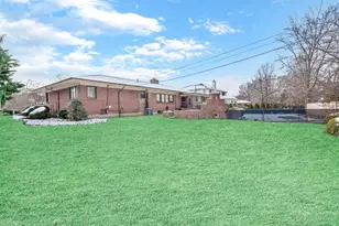 215-31 26th Ave, Bayside, NY 11360 - Photo 34