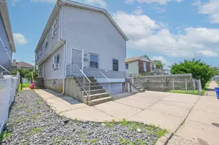 20 E Pine St, Long Beach, NY 11561 - Photo 2