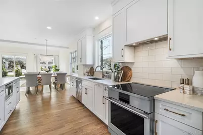 2040 Crompond Road #17, Yorktown Heights, NY 10598 - Photo 4