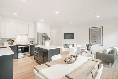 2040 Crompond Road #22, Yorktown Heights, NY 10598 - Photo 6