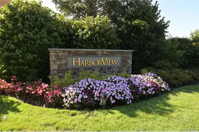 100 Harbor View Drive #423, Port Washington, NY 11050 - Photo 2