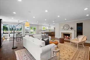 4 Clover Pl, New Rochelle, NY 10805 - Photo 8