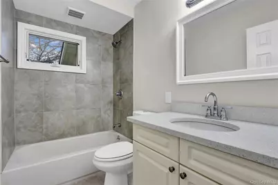 21 Chimney Lane, Bay Shore, NY 11706 - Photo 14