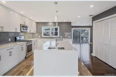 829 S Long Beach Avenue, Freeport, NY 11520 - Photo 6