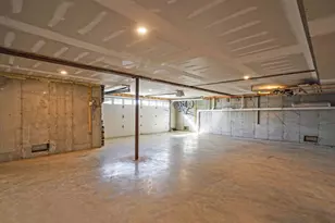 829 S Long Beach Ave, Freeport, NY 11520 - Photo 26