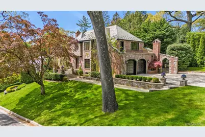 183 Mill Spring Road, Manhasset, NY 11030 - Photo 2