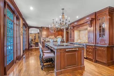 183 Mill Spring Road, Manhasset, NY 11030 - Photo 8