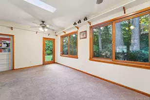 24 Pamela Ln, New Rochelle, NY 10804 - Photo 12