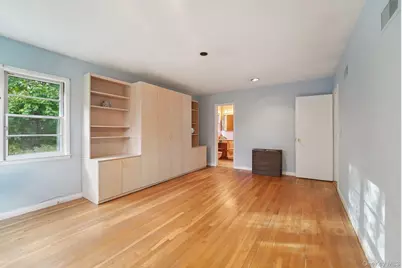 24 Pamela Lane, New Rochelle, NY 10804 - Photo 18