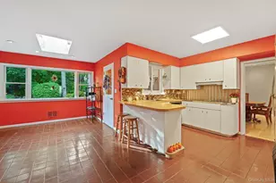 24 Pamela Ln, New Rochelle, NY 10804 - Photo 8