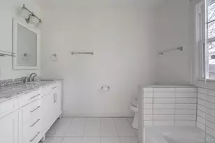 27 Locust Ln, Oyster Bay, NY 11771 - Photo 26