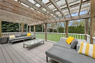 129 Lynncliff Rd, Hampton Bays, NY 11946 - Photo 8