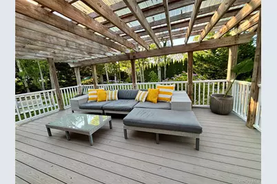 129 Lynncliff Road, Hampton Bays, NY 11946 - Photo 16