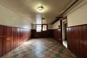 84-14 Eliot Ave, Middle Village, NY 11379 - Photo 28