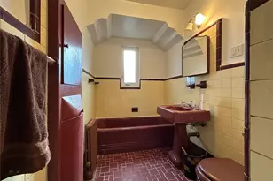 84-14 Eliot Ave, Middle Village, NY 11379 - Photo 20