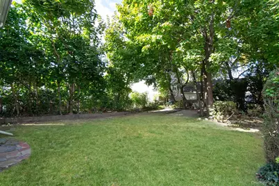 130 Trenton Avenue, White Plains, NY 10606 - Photo 20