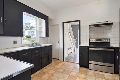 130 Trenton Avenue, White Plains, NY 10606 - Photo 8