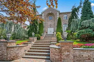 6 Summit Pl, Whitestone, NY 11357 - Photo 4