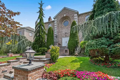 6 Summit Place, Whitestone, NY 11357 - Photo 2