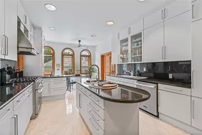 6 Summit Place, Whitestone, NY 11357 - Photo 10