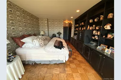 27110 Grand Central Parkway #33D, Floral Park, NY 11005 - Photo 14