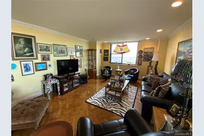 27110 Grand Central Parkway #33D, Floral Park, NY 11005 - Photo 2