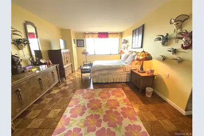 27110 Grand Central Parkway #33D, Floral Park, NY 11005 - Photo 18