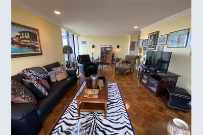 27110 Grand Central Parkway #33D, Floral Park, NY 11005 - Photo 6