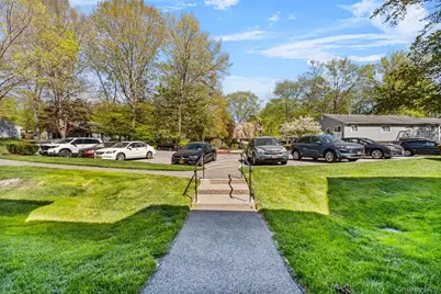 156 Carriage Court #G, Yorktown Heights, NY 10598 - Photo 4