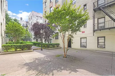 21-15 33 Street #4G, Astoria, NY 11105 - Photo 1