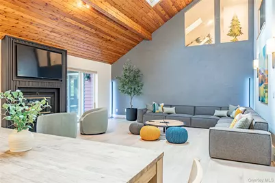 37 Patricia Drive, Pleasant Valley, NY 12569 - Photo 12