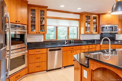 37 Patricia Drive, Pleasant Valley, NY 12569 - Photo 10