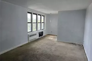 87-70 173rd St, Jamaica, NY 11432 - Photo 2