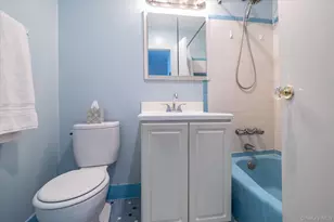 75 Noble St, Lynbrook, NY 11563 - Photo 18