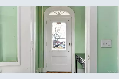 280 Wickham Avenue, Mattituck, NY 11952 - Photo 8