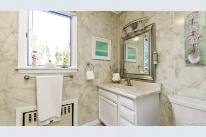 280 Wickham Avenue, Mattituck, NY 11952 - Photo 16