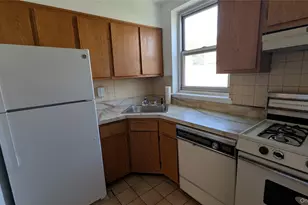 35-29 205th St, Bayside, NY 11361 - Photo 14