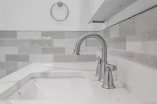 2437 Archer St, Seaford, NY 11783 - Photo 44