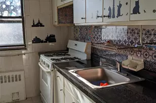 196-54 67th Ave, Fresh Meadows, NY 11365 - Photo 6