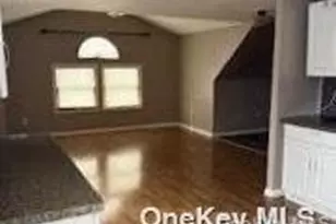 2175 Spruce St, Wantagh, NY 11793 - Photo 4