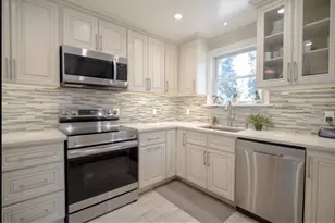 64 Fairview Ave, Montauk, NY 11954 - Photo 2