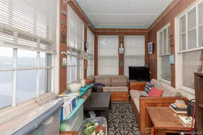 690 Minnieford Avenue, Bronx, NY 10464 - Photo 2