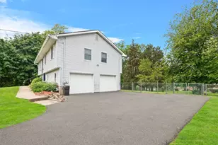 215 Old Haverstraw Rd, Congers, NY 10920 - Photo 2