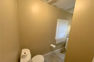 110 Flint St, Greenport, NY 11944 - Photo 14