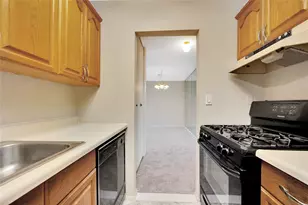 152-18 Union Tpke, Flushing, NY 11367 - Photo 8