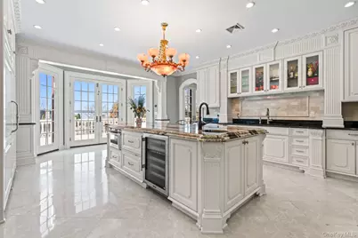 28 Whitney Circle, Glen Cove, NY 11542 - Photo 10