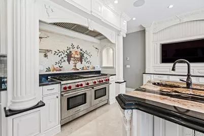 28 Whitney Circle, Glen Cove, NY 11542 - Photo 12